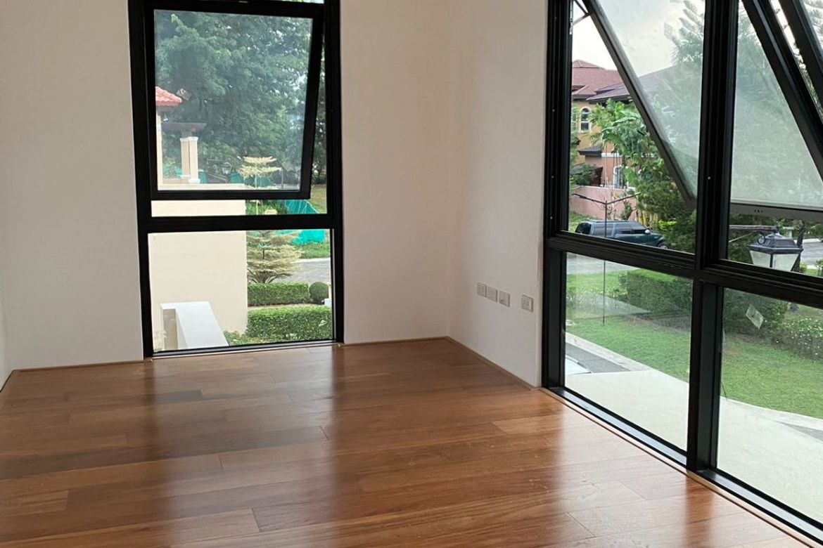 4 Bedroom House for Sale in Portofino Heights, Almanza Dos, Las Piñas, Metro Manila – photo 7