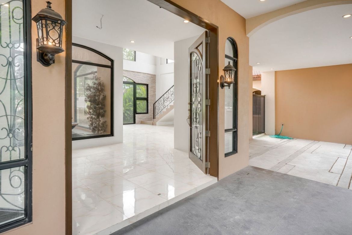 4 Bedroom House for Sale in Portofino Heights, Almanza Dos, Las Piñas, Metro Manila – photo 3