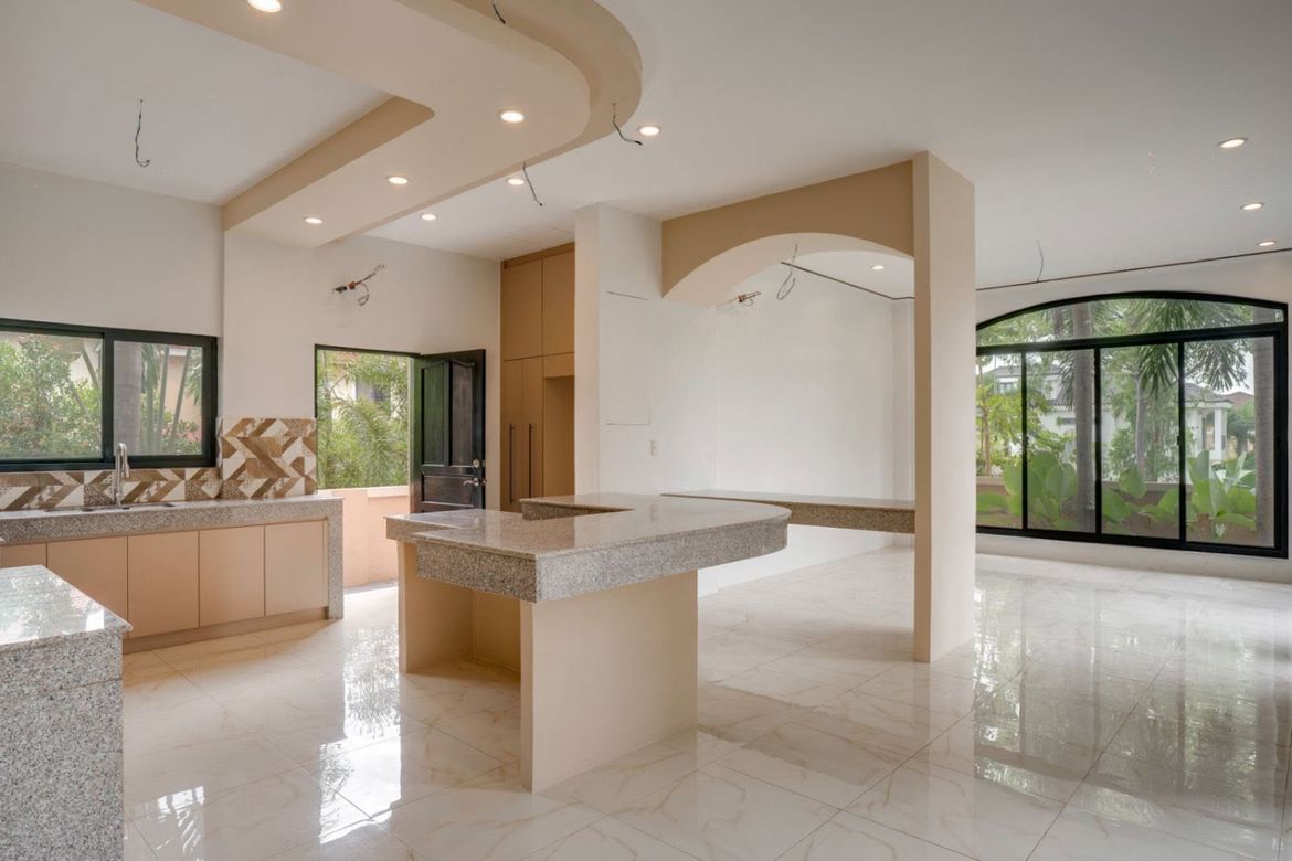 4 Bedroom House for Sale in Portofino Heights, Almanza Dos, Las Piñas, Metro Manila – photo 4