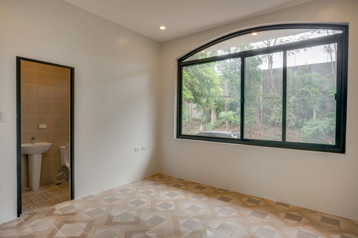 4 Bedroom House for Sale in Portofino Heights, Almanza Dos, Las Piñas, Metro Manila – photo 6
