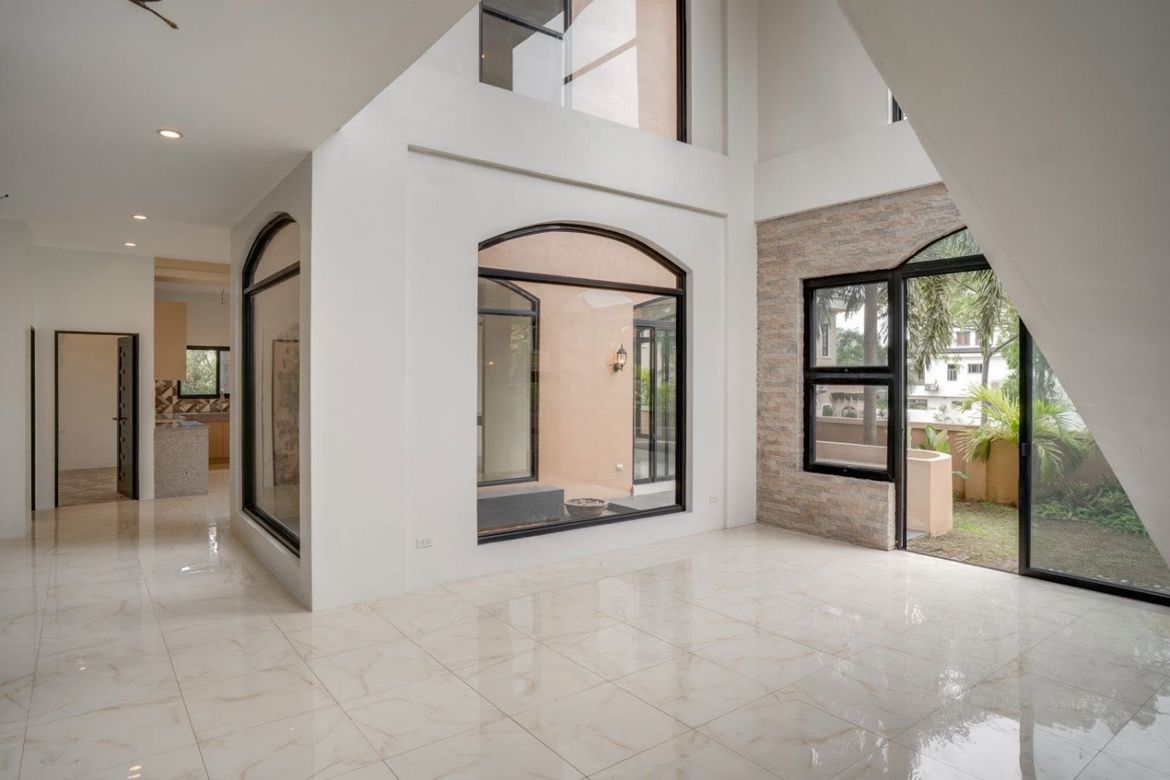 4 Bedroom House for Sale in Portofino Heights, Almanza Dos, Las Piñas, Metro Manila – photo 8
