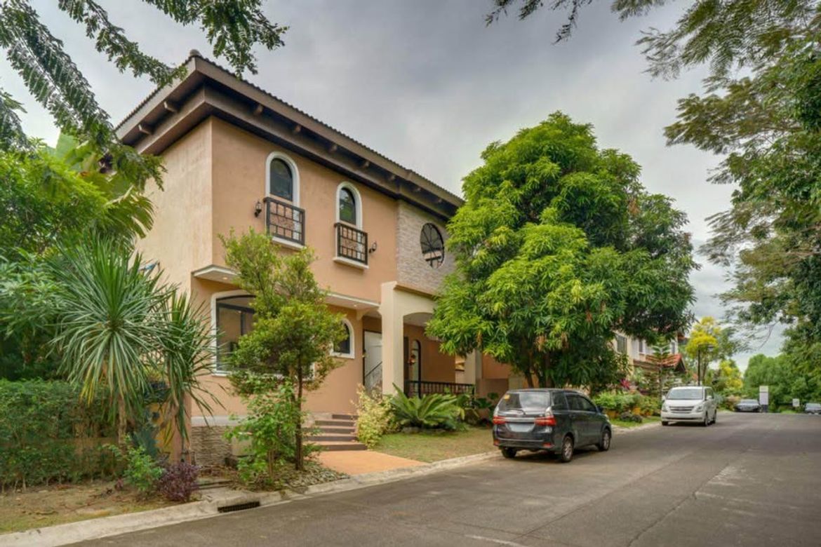 4 Bedroom House for Sale in Portofino Heights, Almanza Dos, Las Piñas, Metro Manila – photo 2