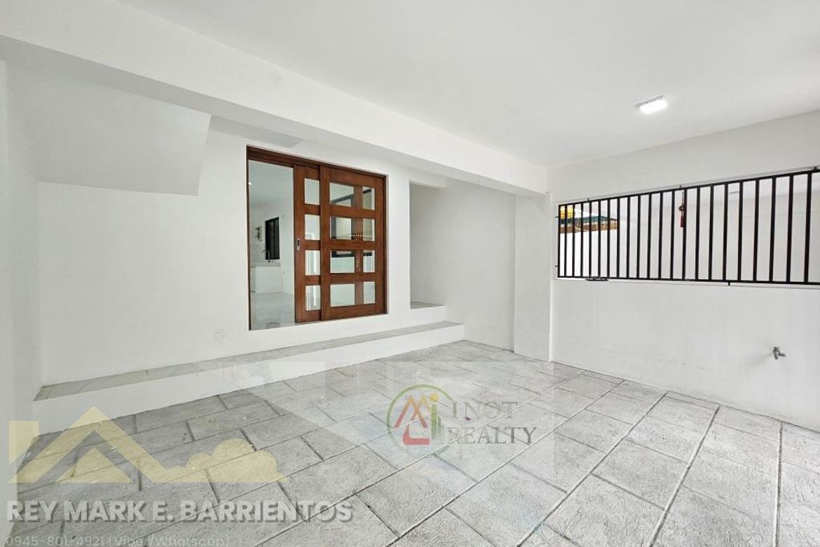 4 Bedroom House for Sale in Pulang Lupa Dos, Las Piñas, Metro Manila – photo 3