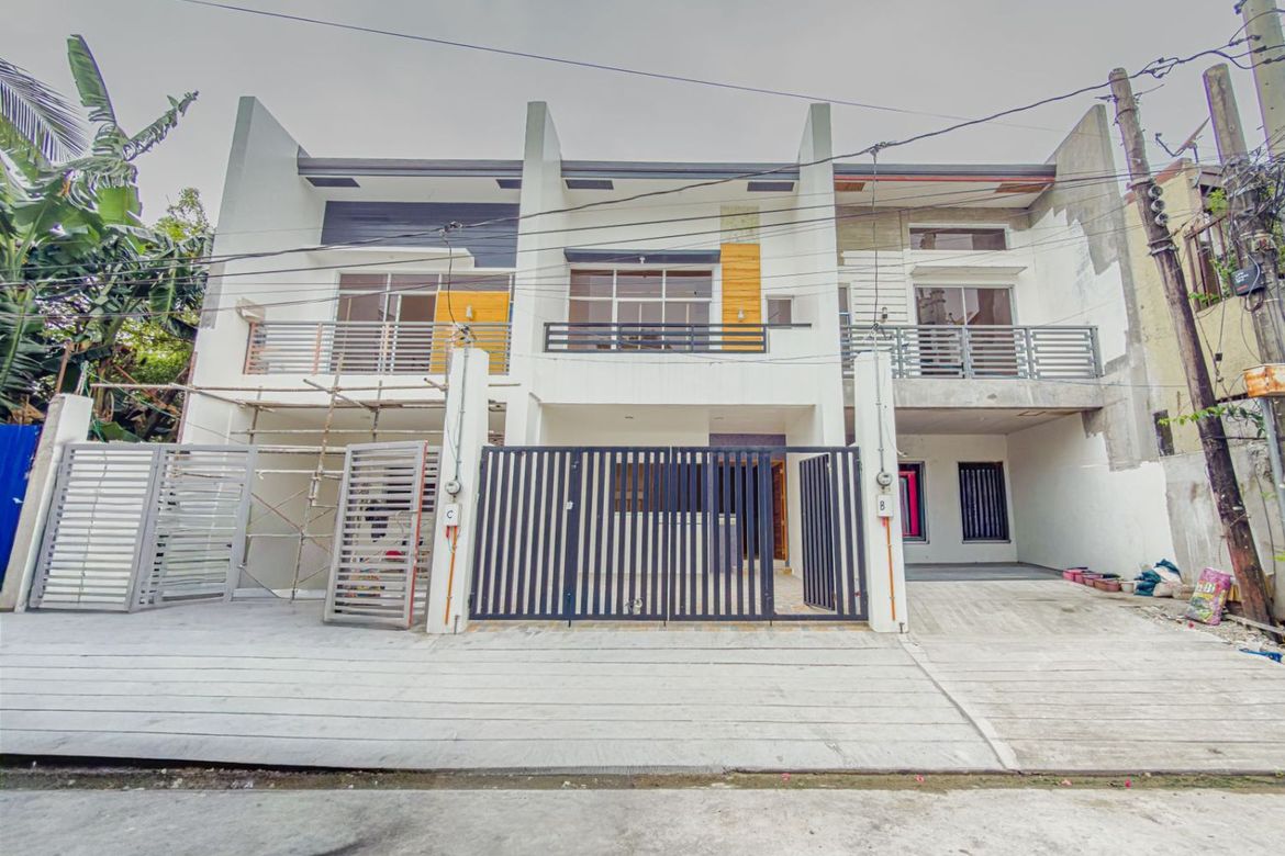 4 Bedroom House for Sale in Pulang Lupa Dos, Las Piñas, Metro Manila