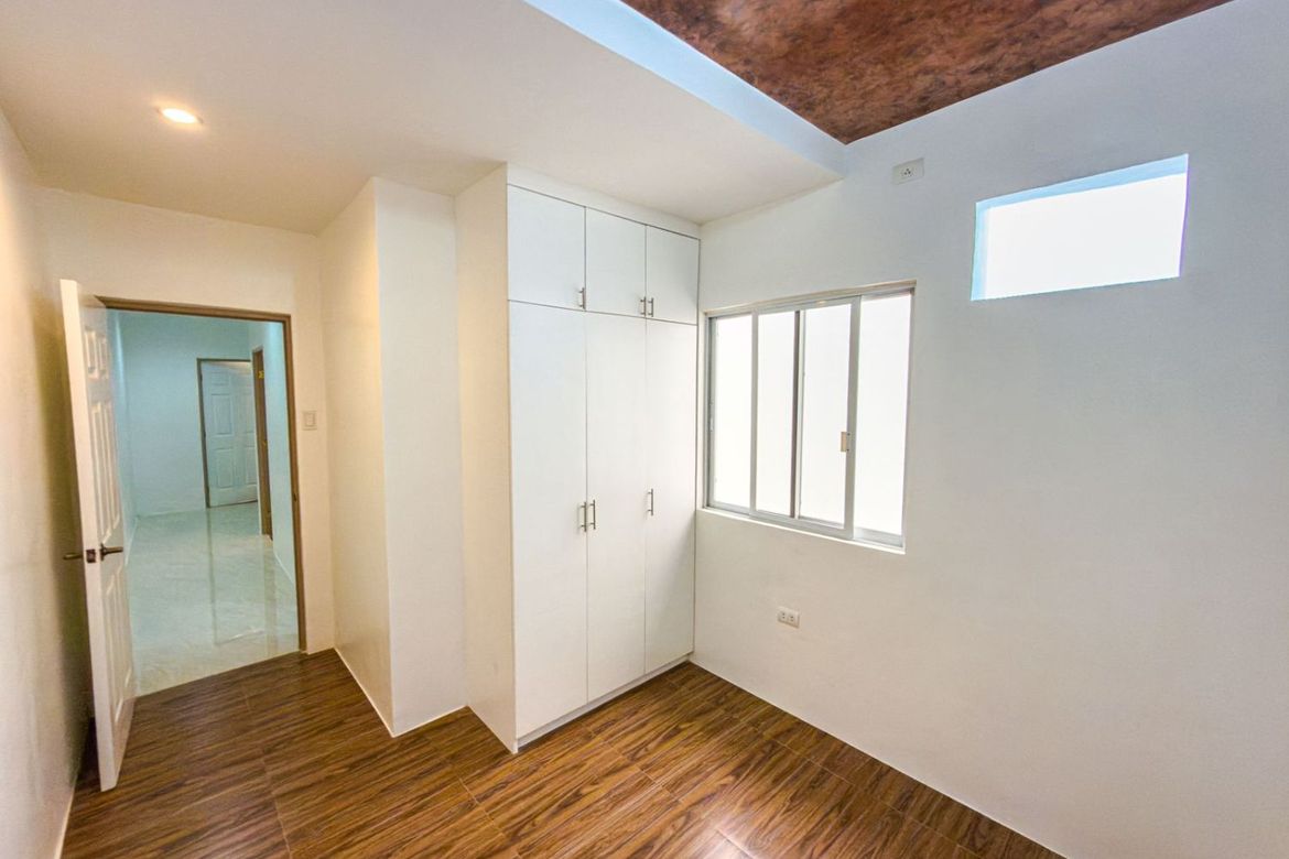 4 Bedroom House for Sale in Pulang Lupa Dos, Las Piñas, Metro Manila – photo 2