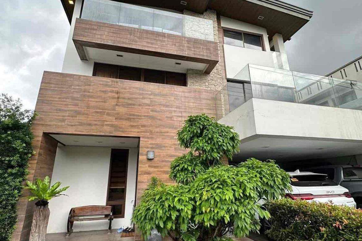 4 Bedroom House for Sale in Pulung Cacutud, Angeles, Pampanga