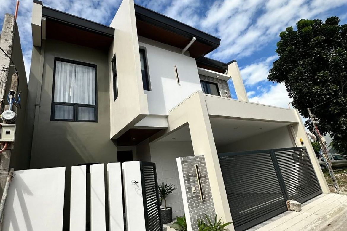 4 Bedroom House for Sale in Pulung Maragul, Angeles, Pampanga