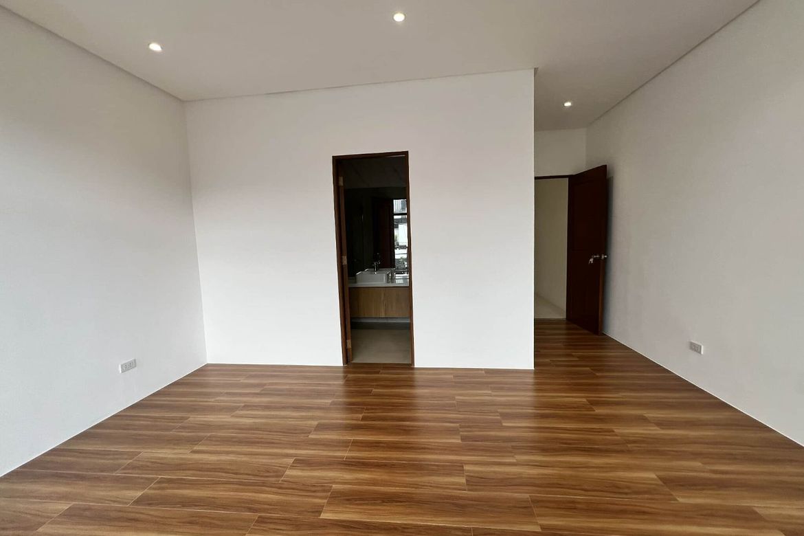 4 Bedroom House for Sale in Quirino 2-A, Quezon City, Metro Manila near LRT-2 Anonas – photo 8