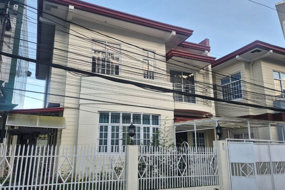 4 Bedroom House for Sale in Rizal Monument Area, Baguio, Benguet