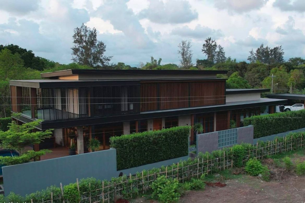 4 Bedroom House for Sale in Rizal, San Antonio, Zambales