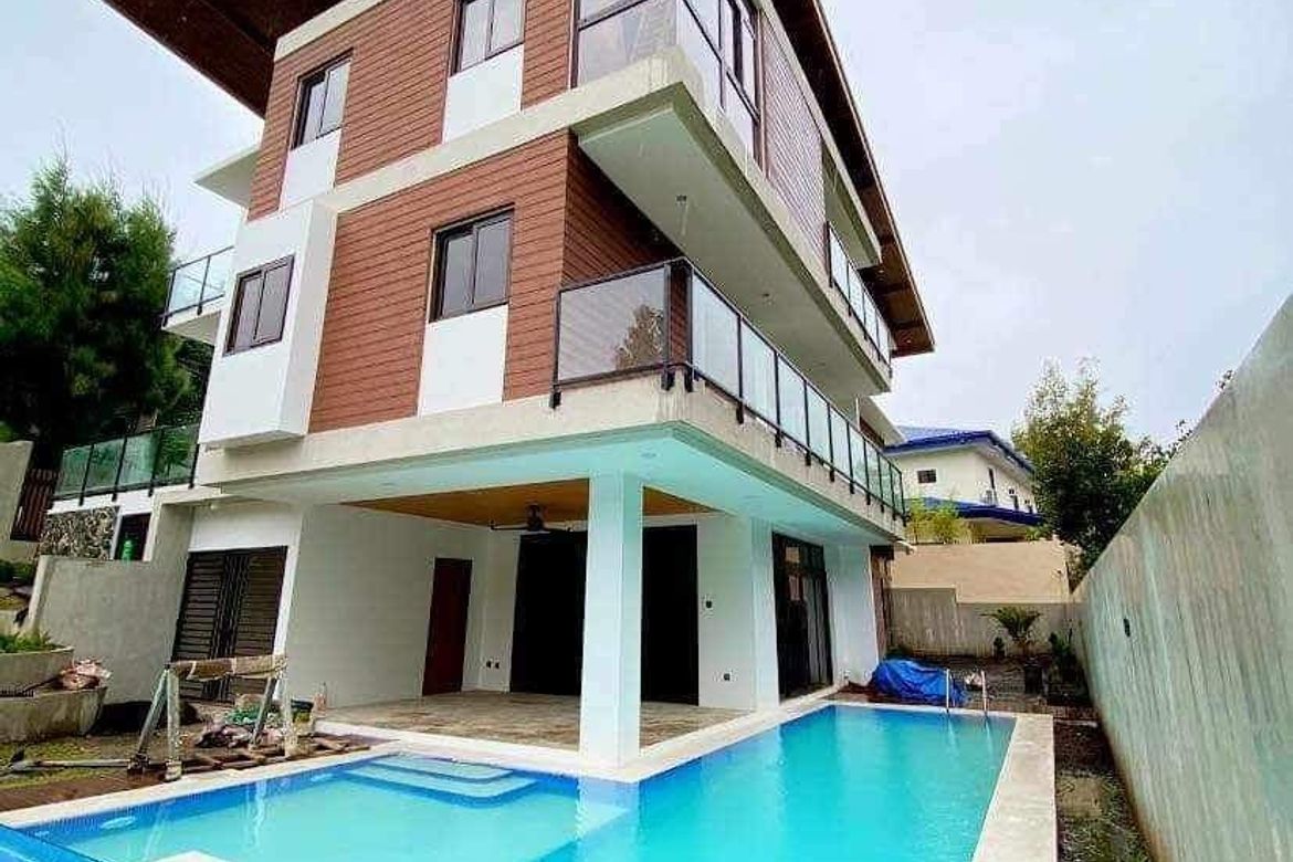 4 Bedroom House for Sale in Royale Tagaytay Estates, Buck Estate, Alfonso, Cavite