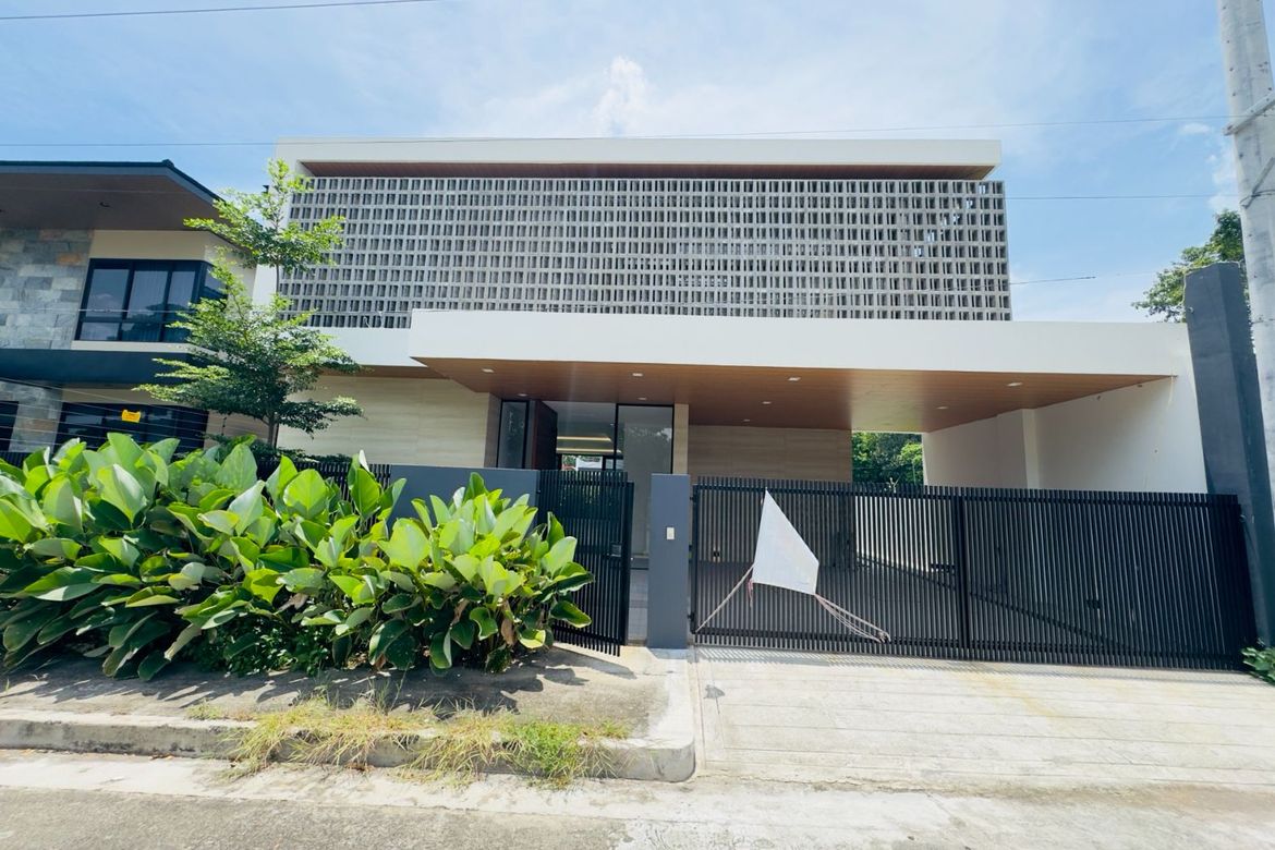 4 Bedroom House for Sale in Salitran I, Dasmariñas, Cavite