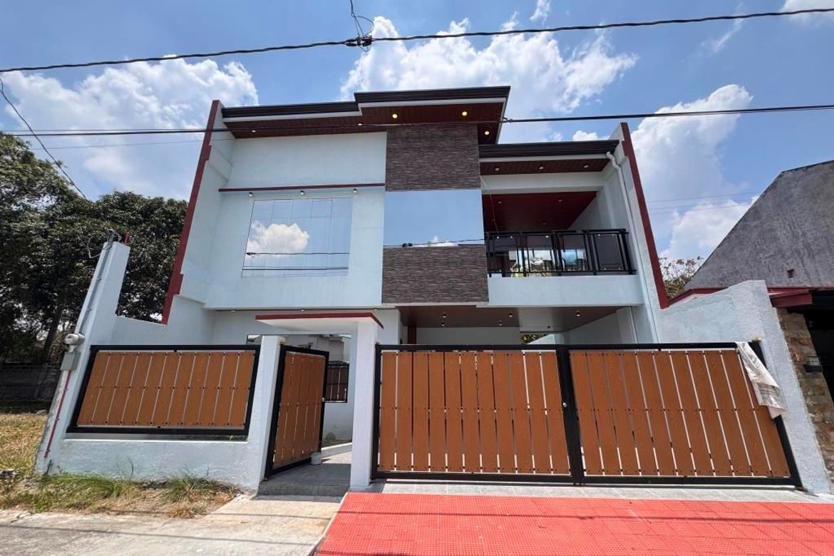 4 Bedroom House for Sale in Salitran IV, Dasmariñas, Cavite