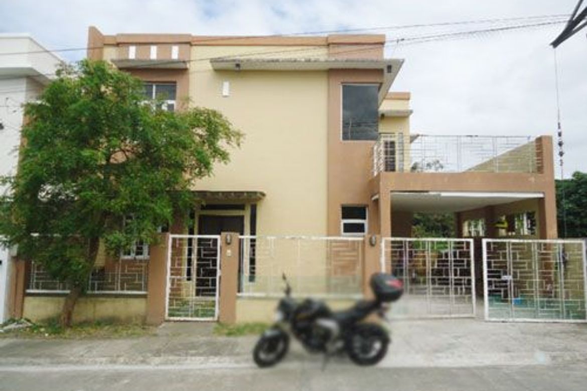 4 Bedroom House for Sale in Sampaloc II, Dasmariñas, Cavite