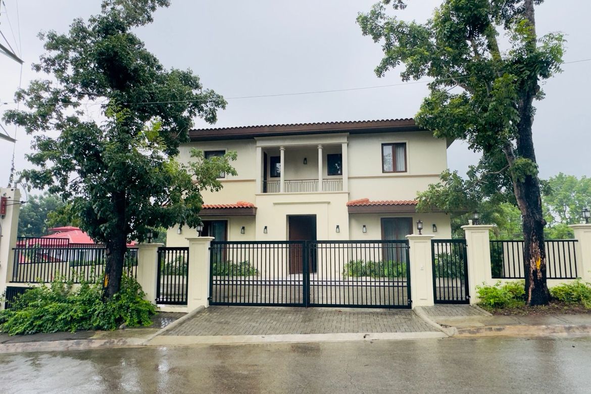 4 Bedroom House for Sale in San Francisco, Biñan, Laguna