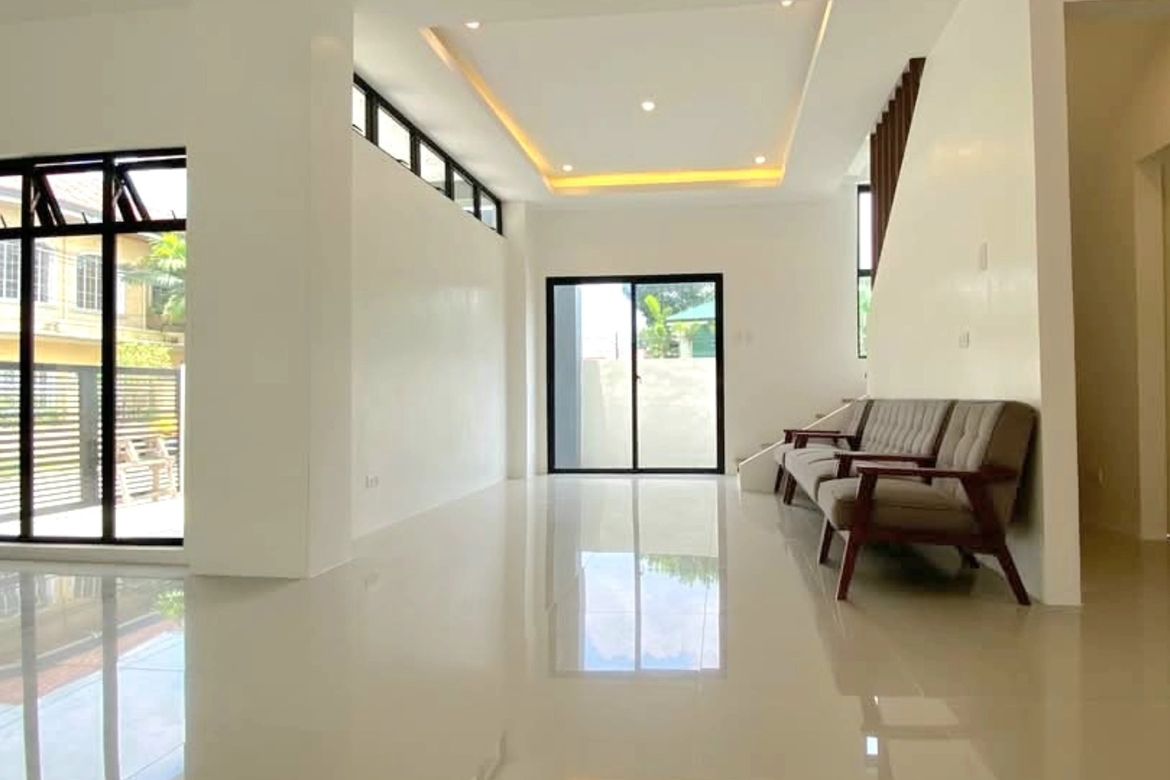 4 Bedroom House for Sale in San Isidro, Cainta, Rizal