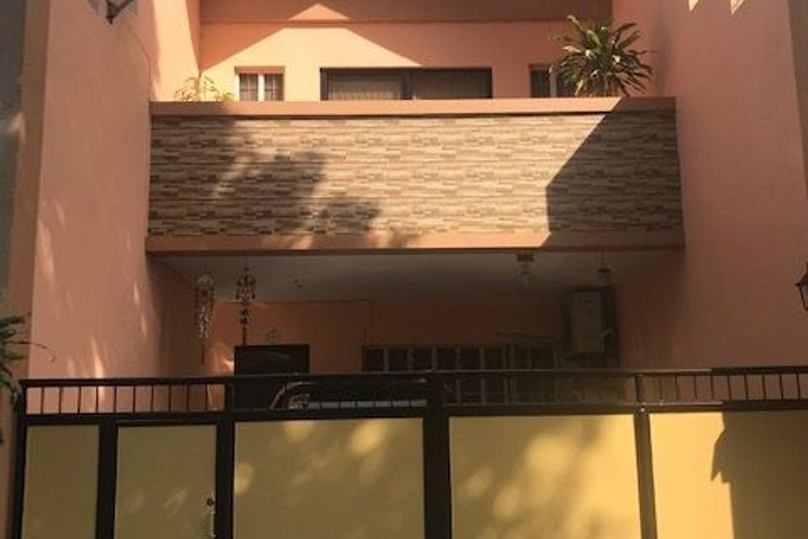 4 Bedroom House for Sale in San Isidro, Parañaque, Metro Manila