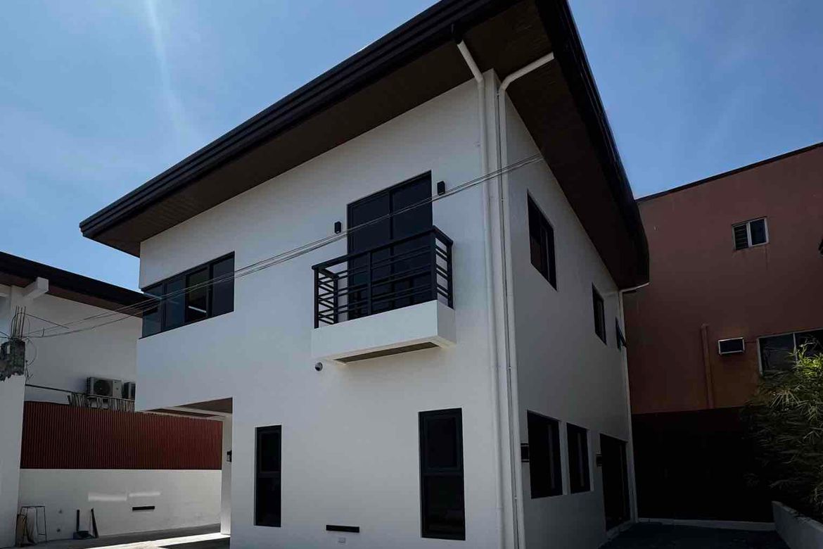 4 Bedroom House for Sale in San Isidro, Parañaque, Metro Manila – photo 2