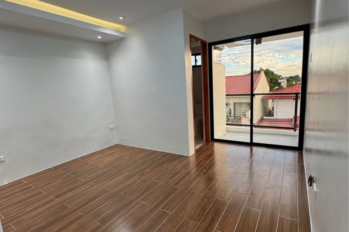 4 Bedroom House for Sale in San Isidro, Parañaque, Metro Manila – photo 4