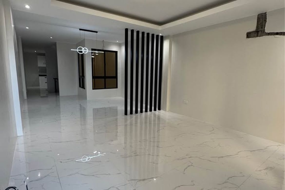 4 Bedroom House for Sale in San Isidro, Parañaque, Metro Manila – photo 8