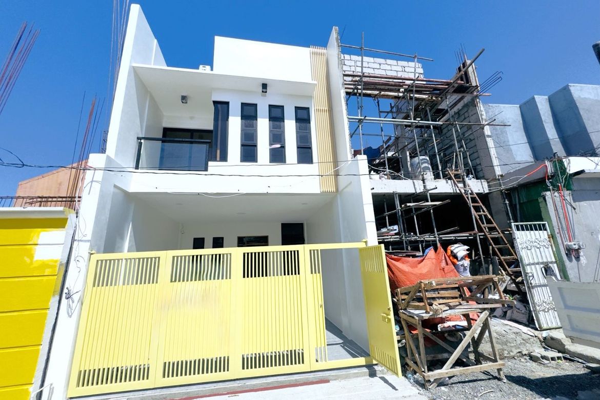 4 Bedroom House for Sale in San Isidro, Parañaque, Metro Manila