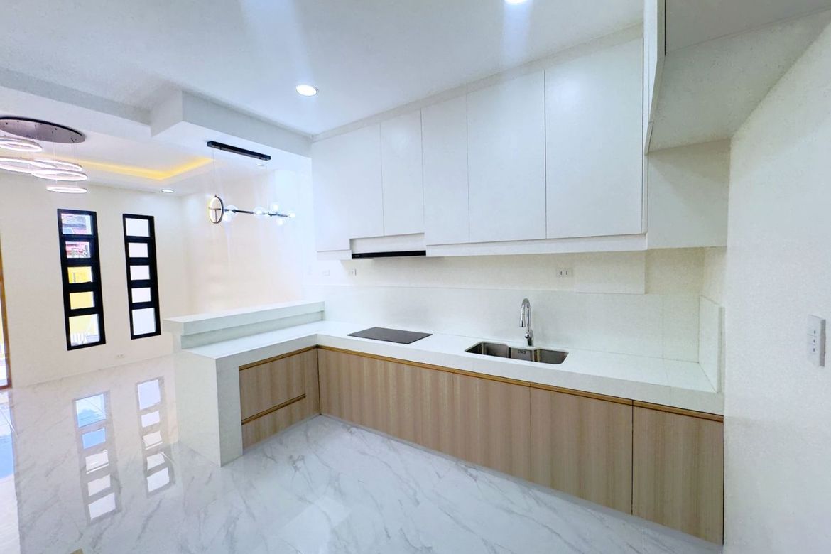 4 Bedroom House for Sale in San Isidro, Parañaque, Metro Manila – photo 4