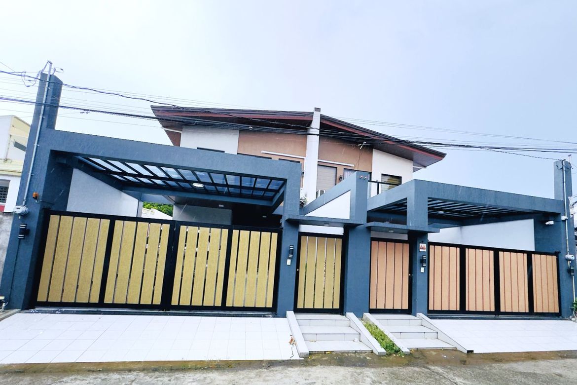 4 Bedroom House for Sale in San Isidro, Parañaque, Metro Manila