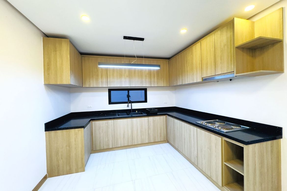 4 Bedroom House for Sale in San Isidro, Parañaque, Metro Manila – photo 6