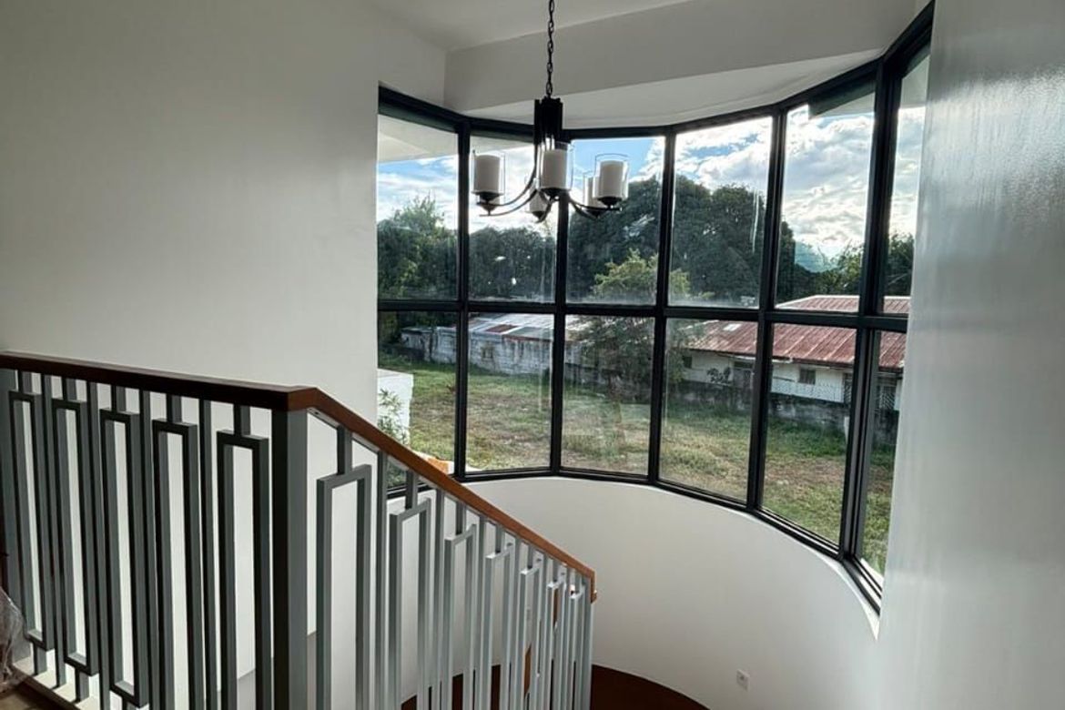 4 Bedroom House for Sale in San Isidro, Parañaque, Metro Manila – photo 7