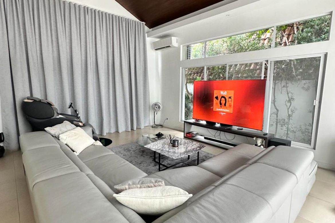 4 Bedroom House for Sale in San Lorenzo, Makati City near MRT-3 Ayala – photo 6
