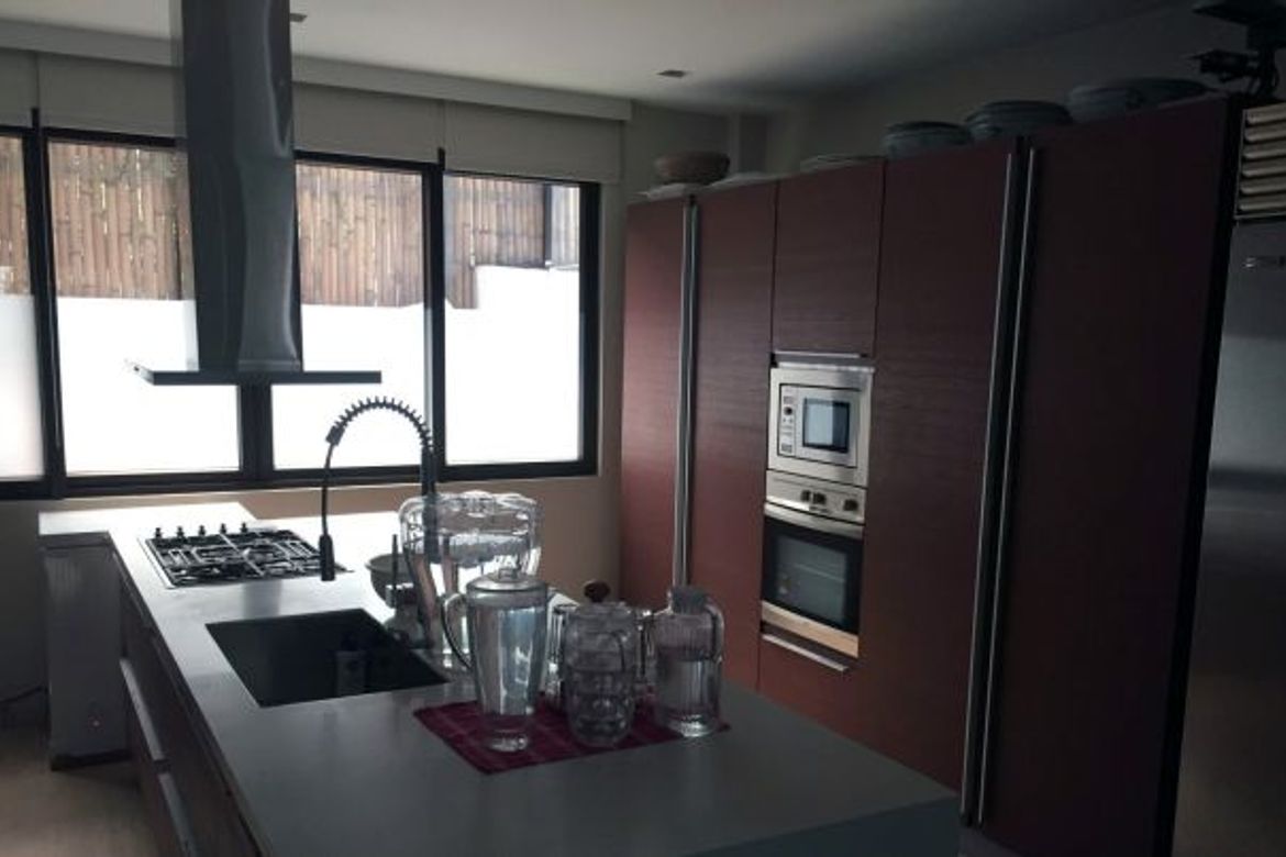 4 Bedroom House for Sale in San Lorenzo, Makati, Metro Manila near MRT-3 Ayala – photo 3