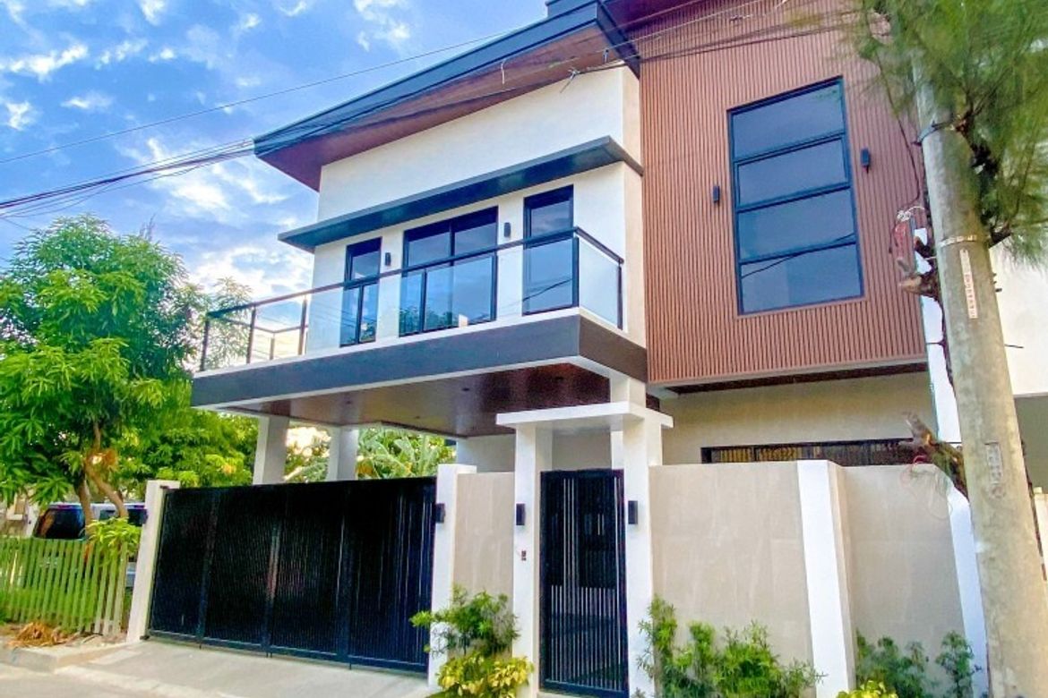 4 Bedroom House for Sale in San Miguel, Pasig, Metro Manila