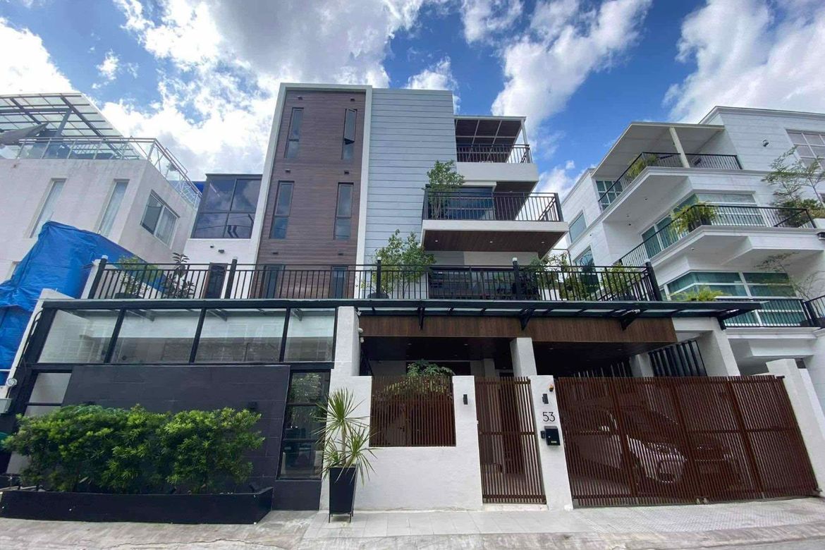 4 Bedroom House for Sale in San Miguel, Taguig, Metro Manila