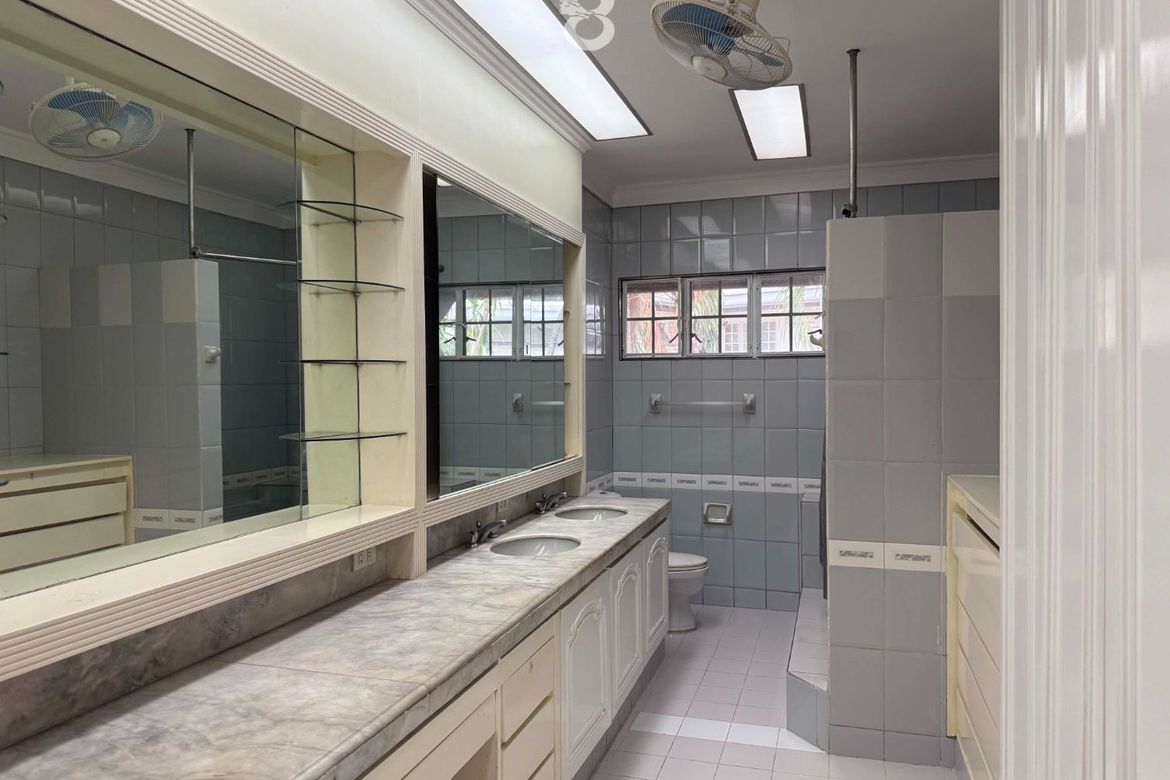 4 Bedroom House for Sale in San Nicolas, Pasig, Metro Manila – photo 6