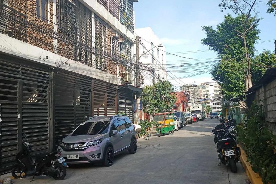 4 Bedroom House for Sale in Santa Ana, Manila, Metro Manila – photo 2
