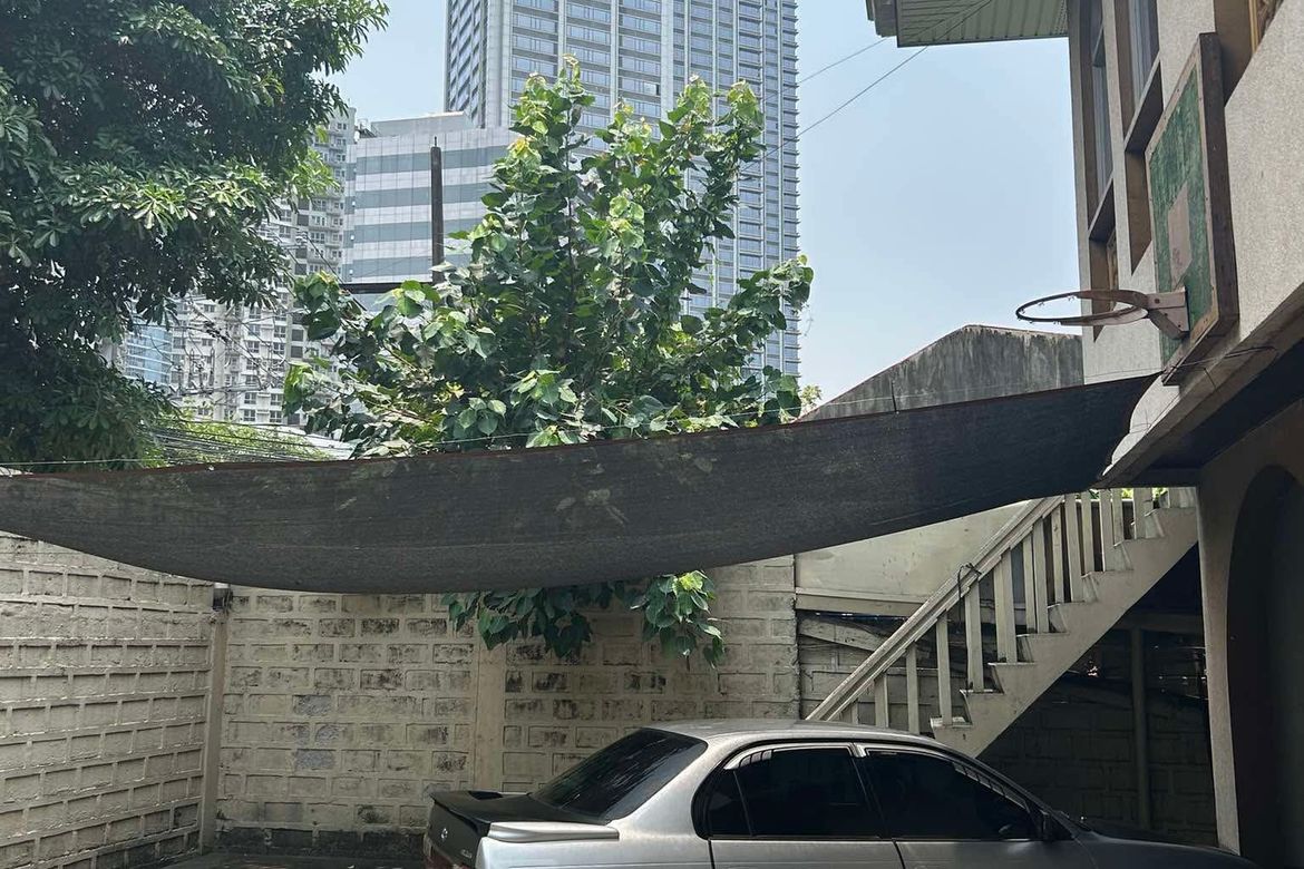 4 Bedroom House for Sale in Santa Cruz, Makati City – photo 2
