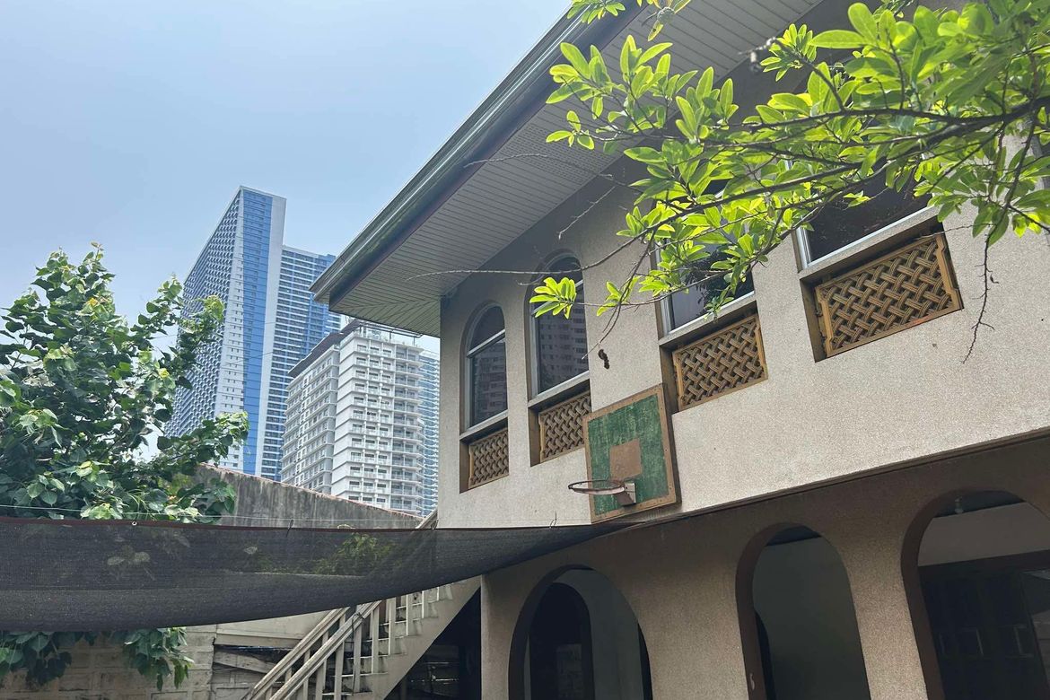 4 Bedroom House for Sale in Santa Cruz, Makati City – photo 4
