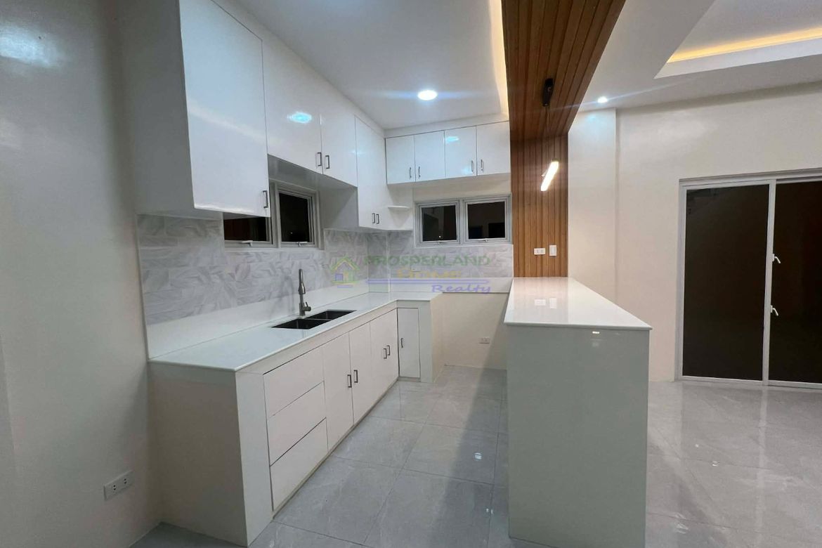 4 Bedroom House for Sale in Santa Rosa, Laguna – photo 2