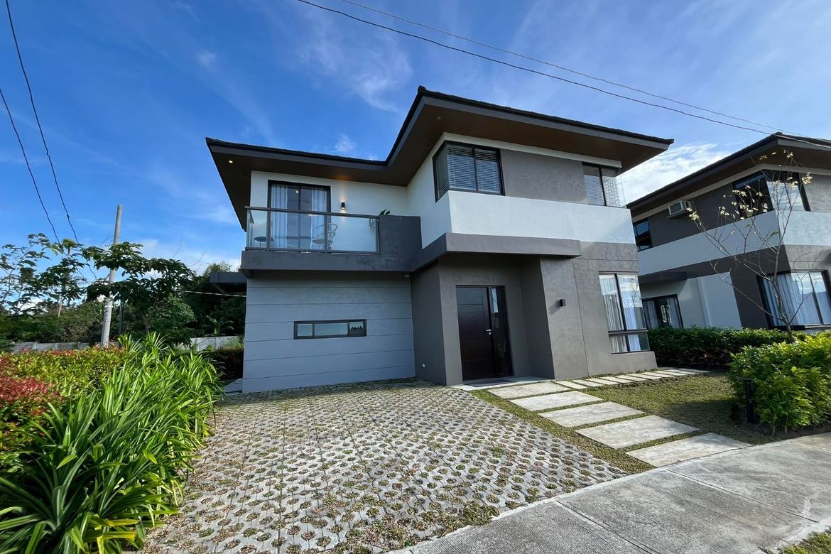 4 Bedroom House for Sale in Santo Domingo, Santa Rosa, Laguna – photo 2