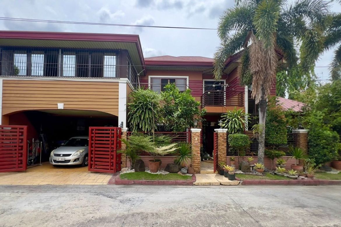 4 Bedroom House for Sale in Santo Rosario, San Fernando, Pampanga