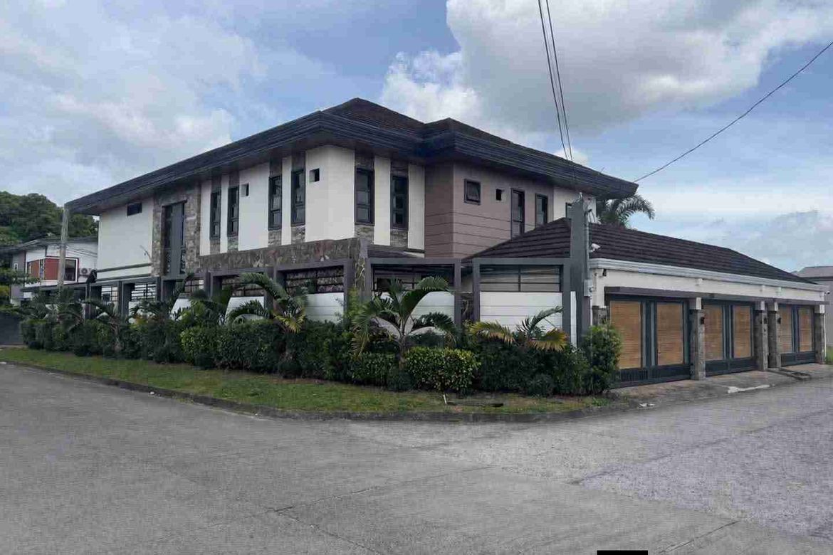4 Bedroom House for Sale in Santo Rosario, San Fernando, Pampanga