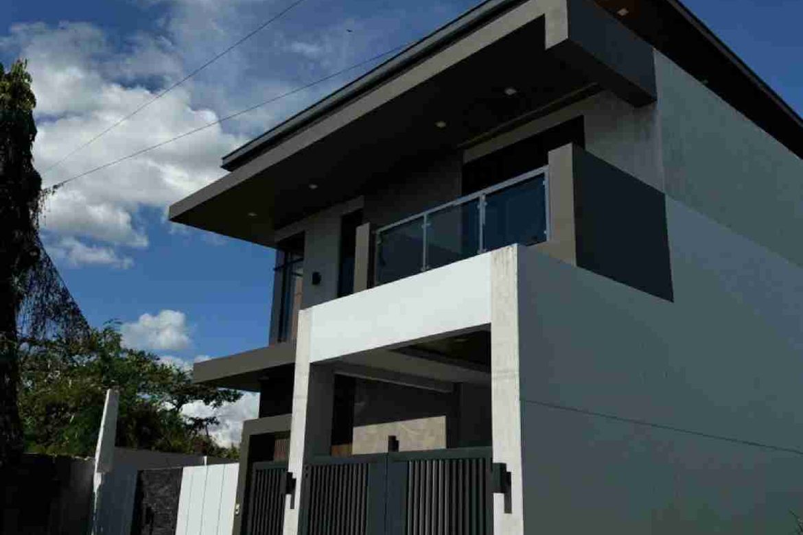 4 Bedroom House for Sale in Santo Tomas, Sasmuan, Pampanga