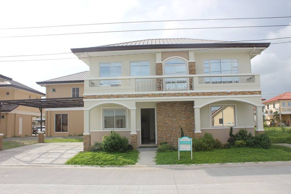 4 Bedroom House for Sale in Sapalibutad, Angeles, Pampanga