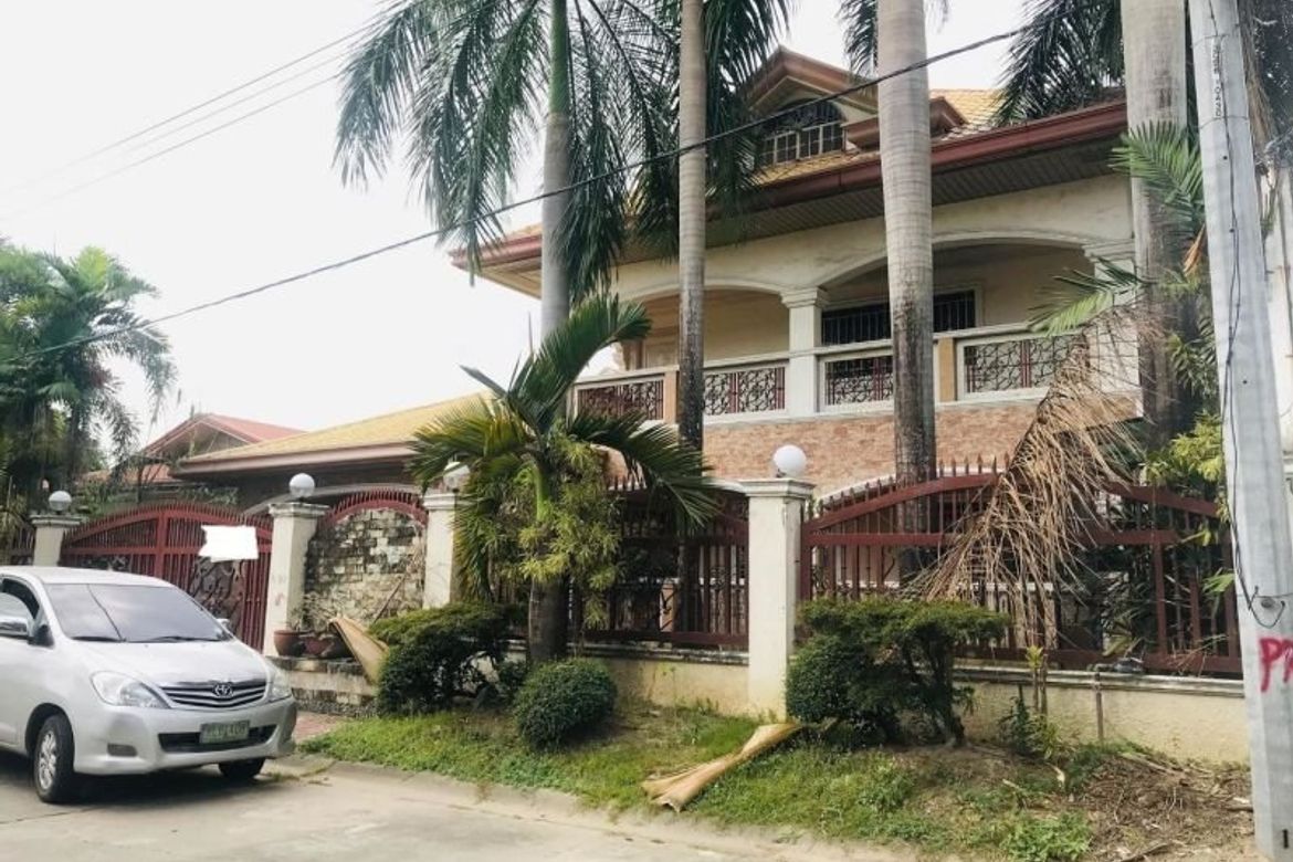 4 Bedroom House for Sale in Sapalibutad, Angeles, Pampanga
