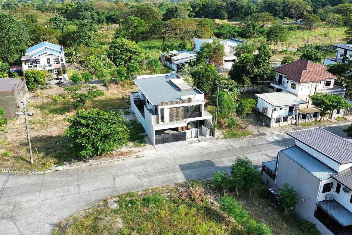 4 Bedroom House for Sale in Sindalan, San Fernando, Pampanga