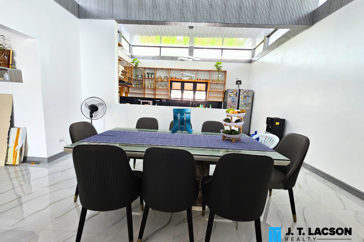 4 Bedroom House for Sale in South Poblacion, Valencia, Negros Oriental – photo 8