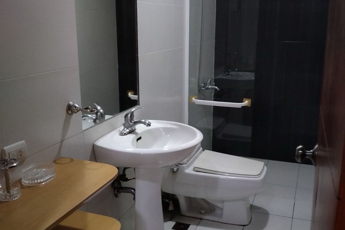 4 Bedroom House for Sale in South Triangle, Quezon City, Metro Manila near MRT-3 Kamuning – photo 4