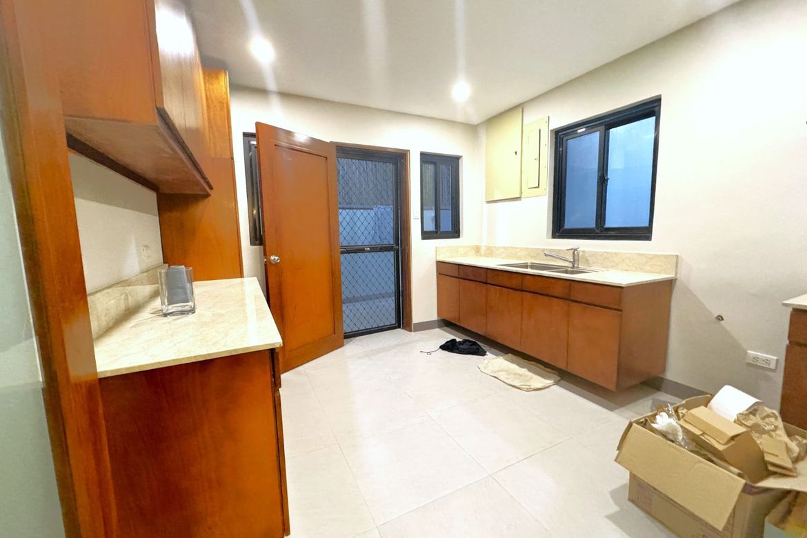 4 Bedroom House for Sale in Talon Dos, Las Piñas, Metro Manila – photo 6