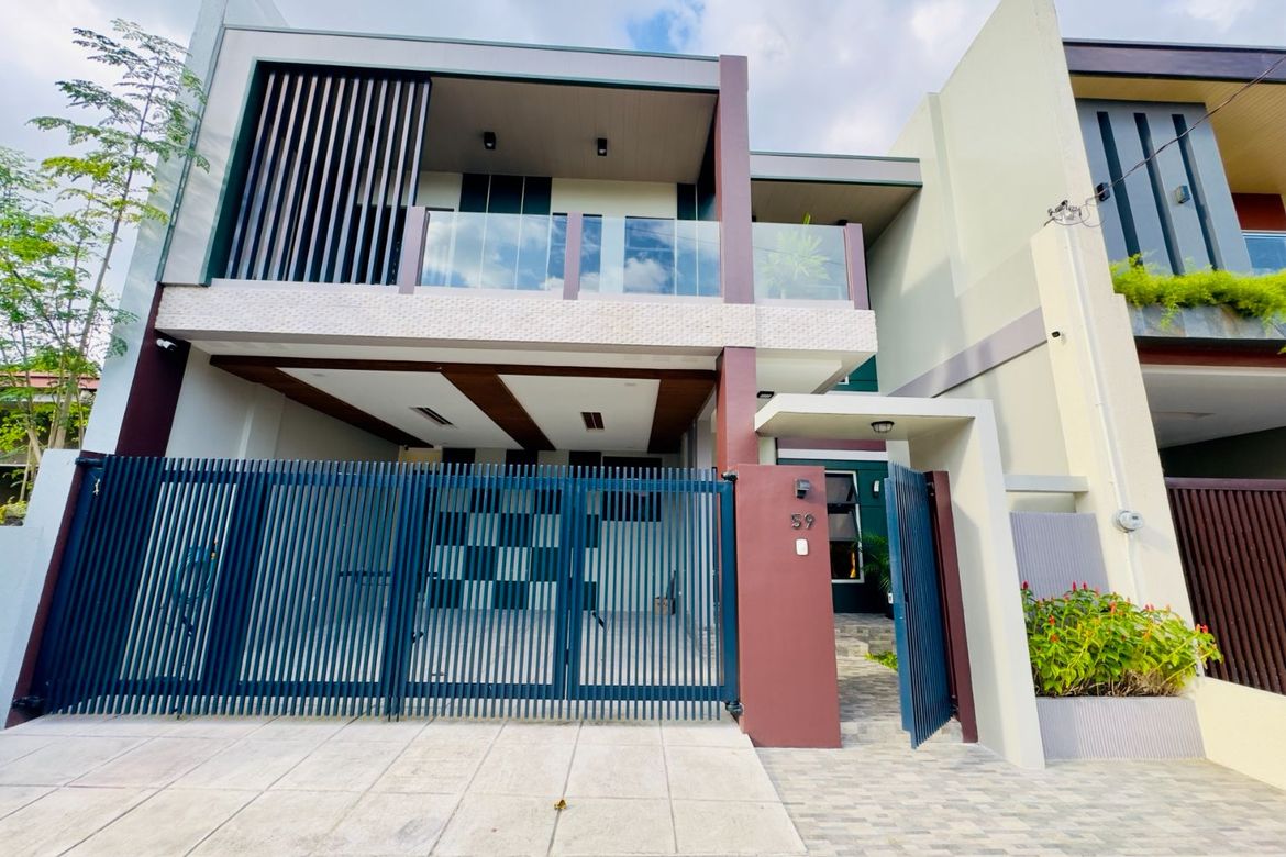 4 Bedroom House for Sale in Talon Dos, Las Piñas, Metro Manila