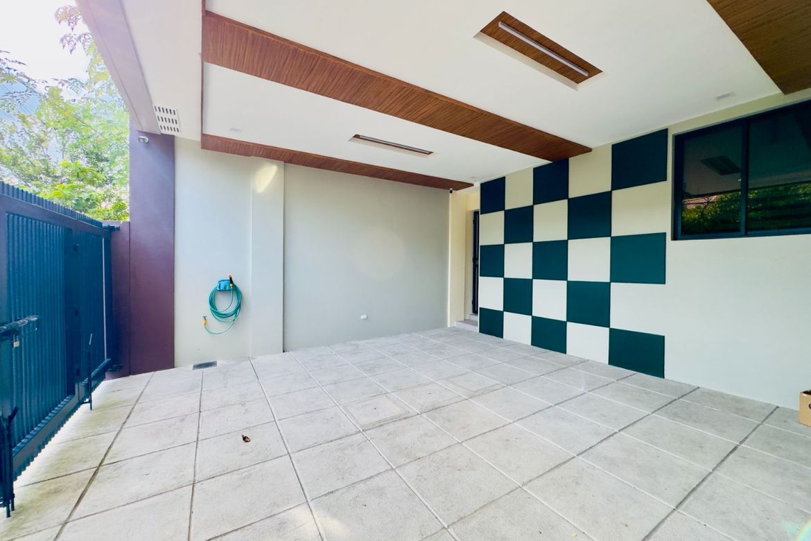 4 Bedroom House for Sale in Talon Dos, Las Piñas, Metro Manila – photo 4